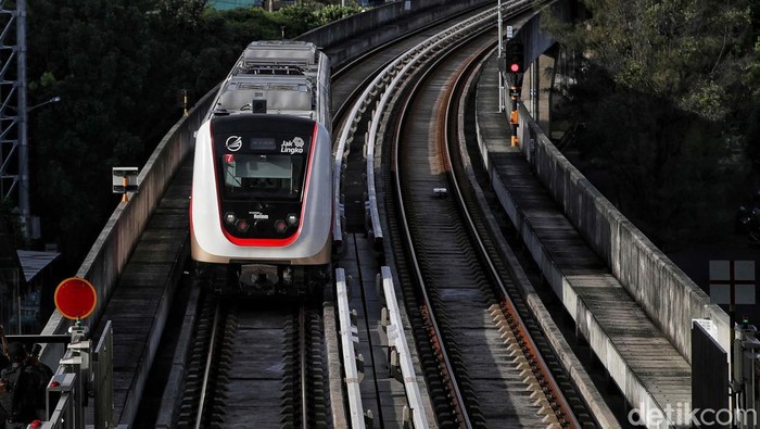 pemprov-dki-bakal-beri-suntikan-modal-rp-15-t-untuk-lrt-fase-1b