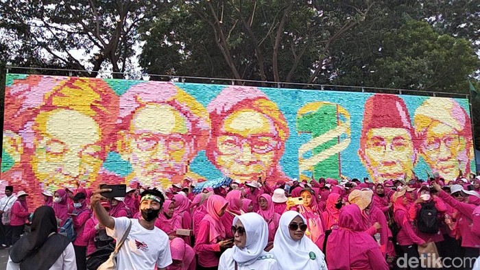 Ironi Banyak Kiai Telantar Saat Pejabat Duduk Manis di Kursi VVIP 1 Abad NU