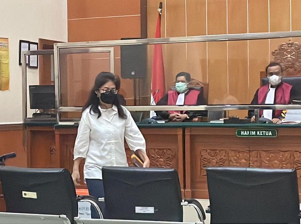 Linda Mengaku Kenal Irjen Teddy Minahasa di Tempat Pijat Hotel Classic