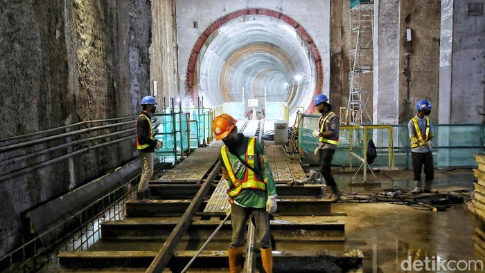 stasiun-mrt-thamrin-dan-monas-sudah-setengah-jadi-ini-progresnya