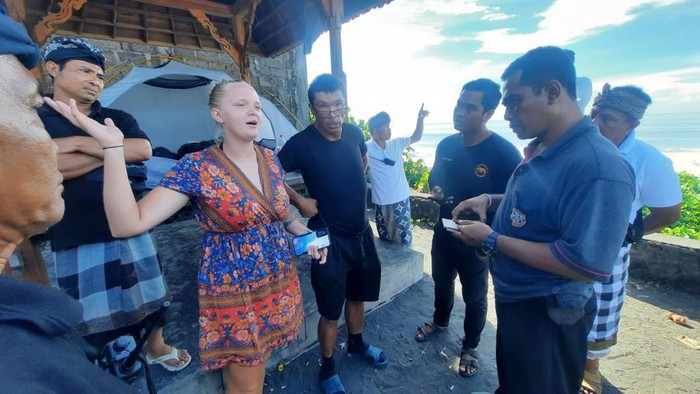 Viral Bule Adu Mulut dengan Pecalang Usai Kemah di Pantai Saat Nyepi
