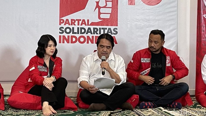 Gabung PSI, Ade Armando Cerita Dikeroyok Depan DPR Tepat Setahun Lalu