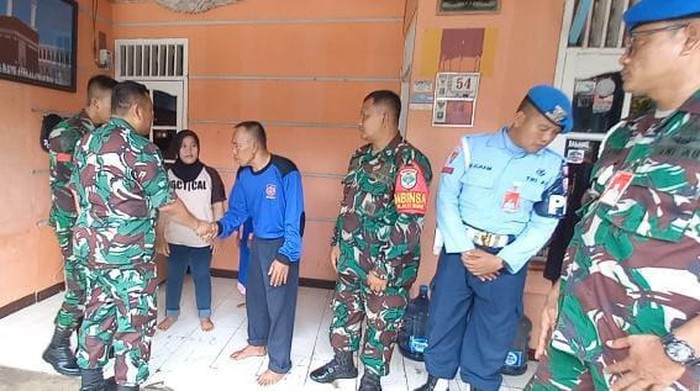 Komandan Denhanud 471 Temui Pemotor yang Ditendang Praka ANG, Sampaikan Maaf