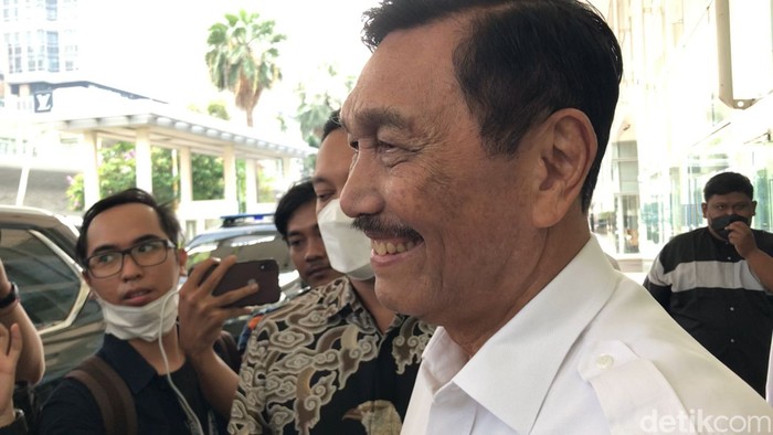 Kisah Luhut 'Berantem' Lawan Kemenkeu saat Rumuskan Subsidi Mobil Listrik