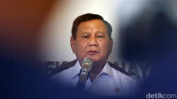 Prabowo: Saya Tak Anggap Ganjar dan Anies Lawan, Mereka Saudara Saya