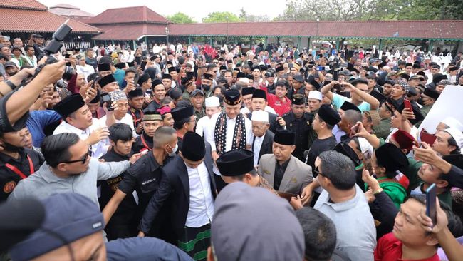 Ganjar Kampanye di Masjid Agung Banten, Warganet: Mana Bawaslu