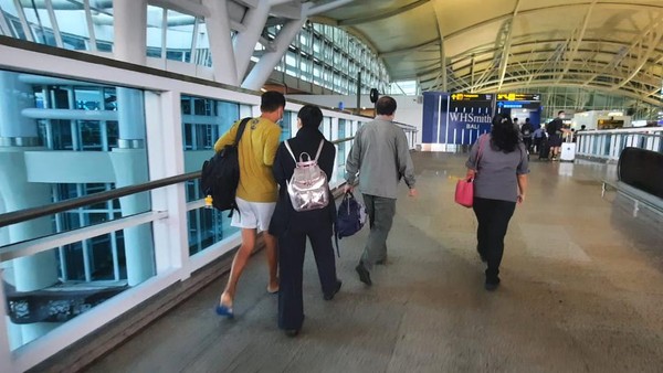 Turis China 6 Tahun Ogah Pulang dari Bali, Dijemput Ortu, Lalu Dideportasi