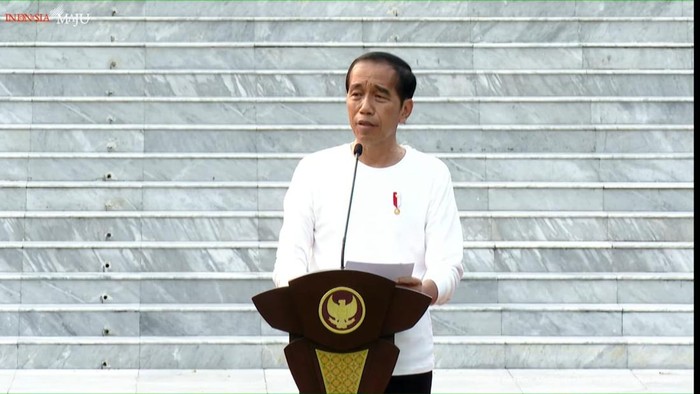Di Depan Relawan, Jokowi Ungkit Pihak Sindir 'Apa Gunanya Jalan Tol'