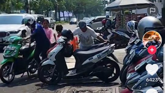 Viral Juru Parkir di Senayan Minta Pemotor Bayar Rp 10 Ribu, Pelaku Diamankan