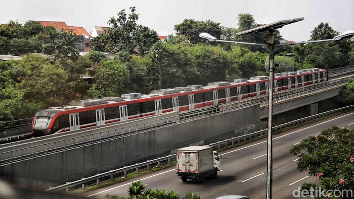 Uji Coba LRT Jabodebek dengan Penumpang Dimulai 12 Juli, Tarif Rp 1