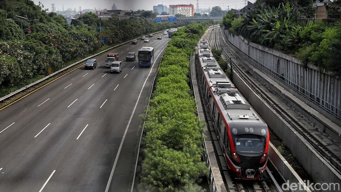 Uji Coba LRT Jabodebek dengan Penumpang Dimulai 12 Juli, Tarif Rp 1