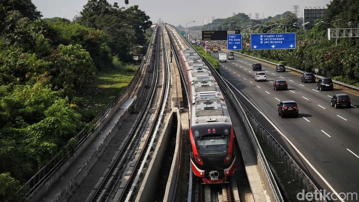Uji Coba LRT Jabodebek dengan Penumpang Dimulai 12 Juli, Tarif Rp 1