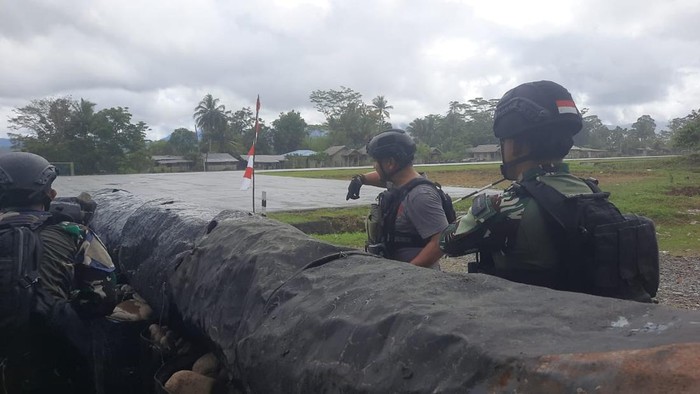 KKB Tembaki Aparat TNI di Bandara Kenyam Nduga