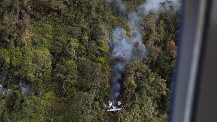 Penampakan Pesawat SAM Air Jatuh di Hutan Papua, Asap Membubung Tinggi