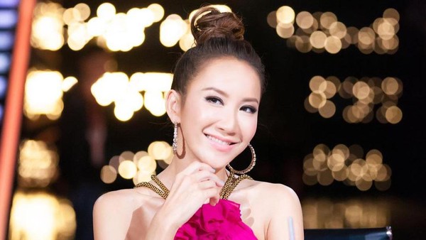 Coco Lee Penyanyi Hong Kong Berdarah Indonesia Tewas Bunuh Diri