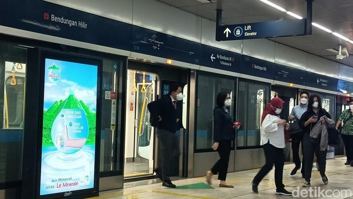 Jokowi Bertemu PM Jepang, Bahas Pembangunan MRT Jakarta Balaraja-Cikarang