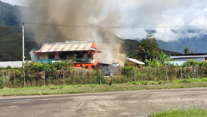 Bangunan yang Dibakar Mayoritas Toko Milik Pendatang, Dogiyai Dijaga Ketat