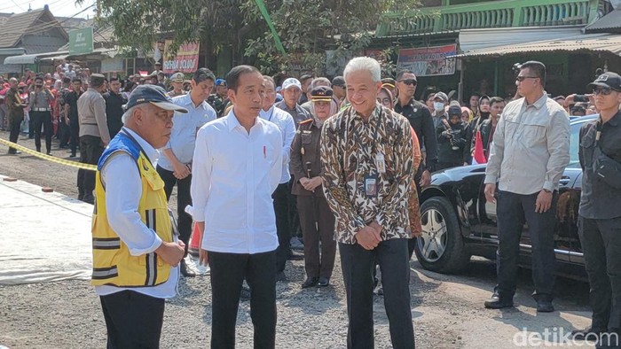 Jokowi Cek Perbaikan Jalan Solo-Purwodadi: Sejak Saya Kecil Nggak Pernah Beres