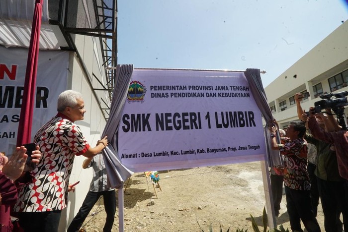 Permudah Akses Pendidikan, Ganjar Resmikan Sekolah Gratis di Banyumas