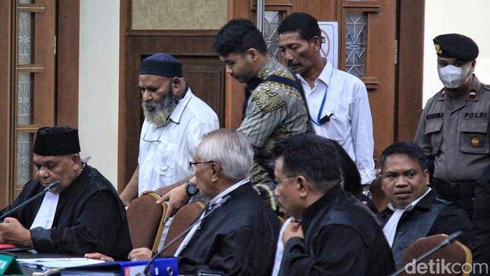 OC Kaligis Saat Lukas Enembe Ngamuk: Kalau Serangan Jantung, Bukan Salah Kami