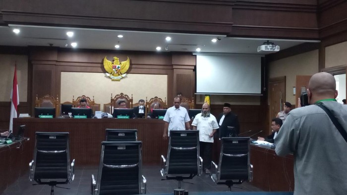 saksi-di-sidang-lukas-enembe-jual-rekening-bank-ke-kamboja-hakim-kaget