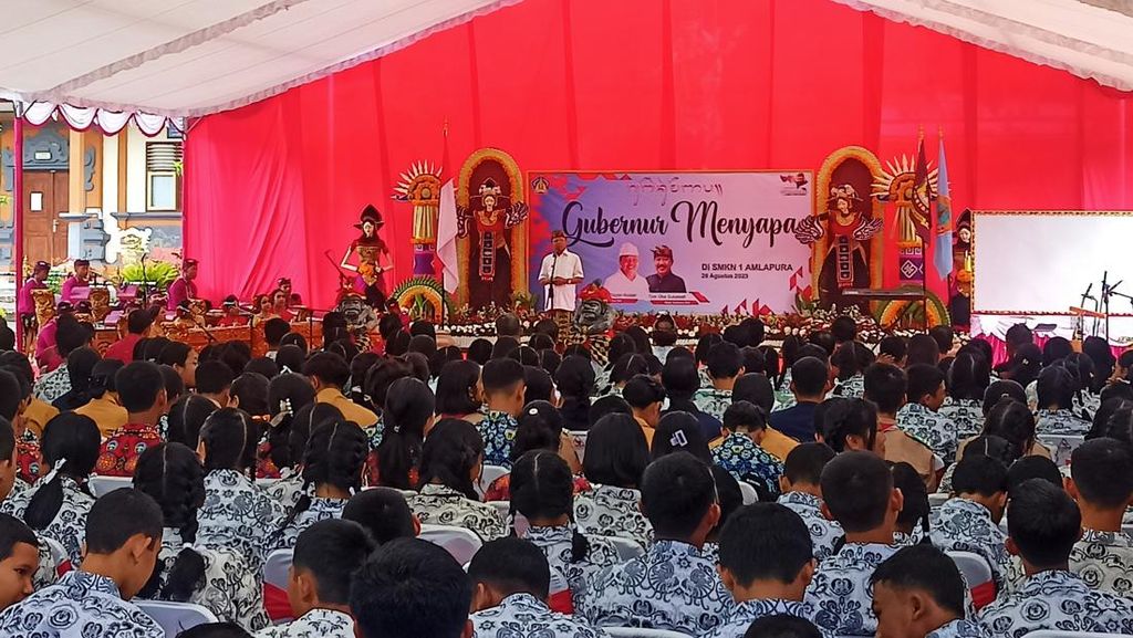 Nasihat Koster ke Murid SMK: Jika Nikah, Ajak Pasangan Punya 4 Anak