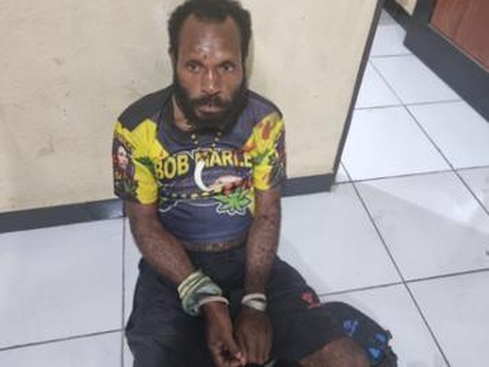 Sniper Polisi Lumpuhkan Anggota KKB Papua saat Tembak Pesawat