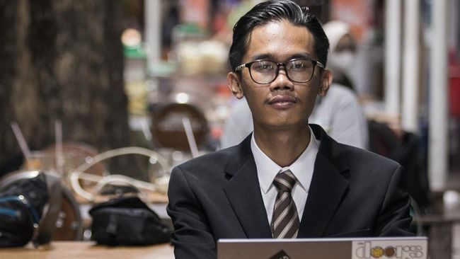 Ditanya Kapan Ajukan Gugatan Usia Capres-Cawapres ke MK, Almas Mengaku Pikun