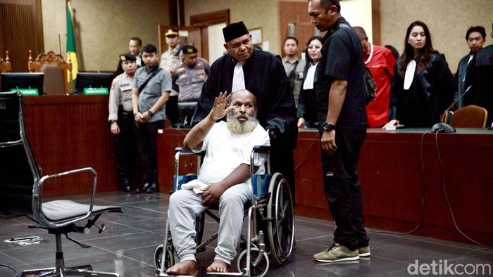 hukuman-diperberat-jadi-10-tahun-penjara-lukas-enembe-melawan