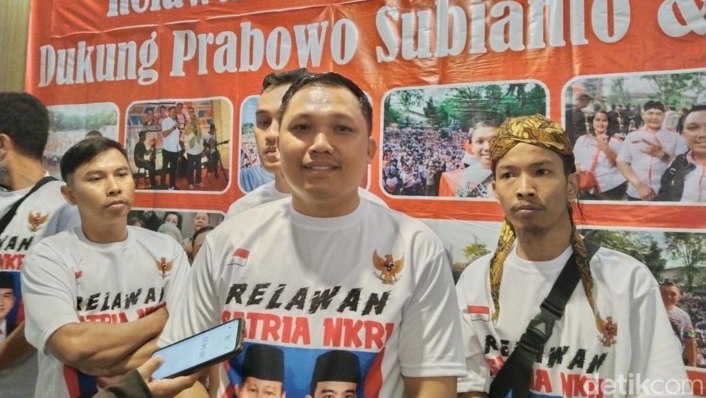 Relawan Ganjar Membelot Dukung Prabowo gegara Foto Maruarar Hilang