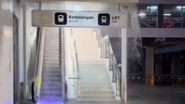 Coorr, Bocoor... Stasiun Kereta Cepat Halim Bocor Bagai Air Terjun