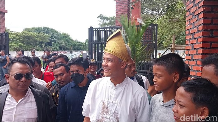 tiba-di-deli-serdang-ganjar-pranowo-diteriaki-presiden
