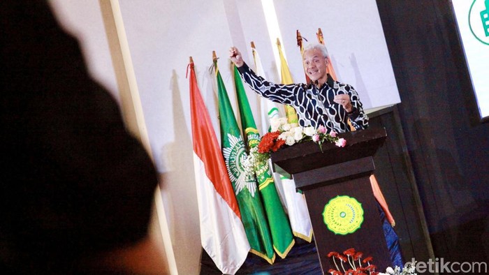 Ganjar soal Solusi Masalah KKB di Papua: Beri Ruang Dialog
