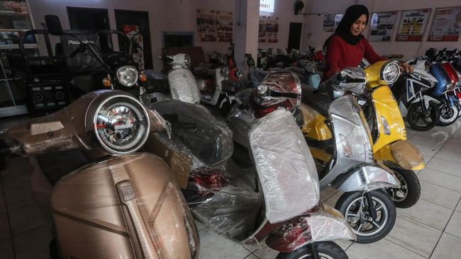 Bukan Cuma Subsidi Digantung, Ini Sebab Motor Listrik Tidak Laku