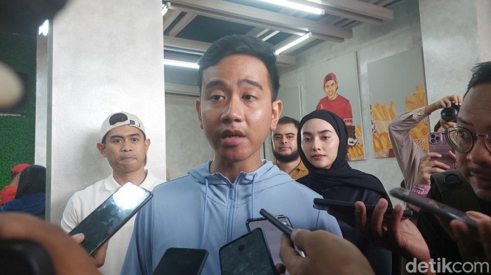 Gibran Tak Percaya Unggul di Survei Internal TPN Ganjar: Saya Cupu