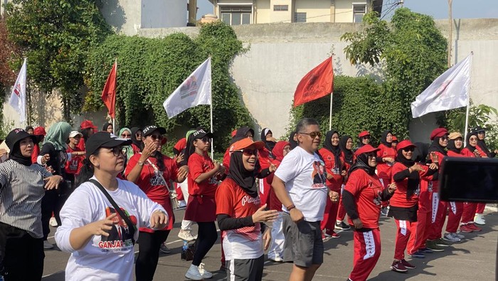 Hasto Lari Marathon Bareng Siti Atikoh: Bentuk Komitmen Gerak Cepat Ganjar