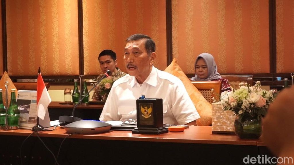 Tolak Pajak Hiburan 75%, Luhut: Bisa Tutup 20 Juta Lapangan Kerja