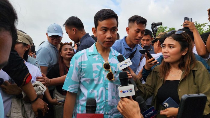 TKN vs TPN Respons 'Anak Sekecil Itu Berkelahi dengan Mahfud'