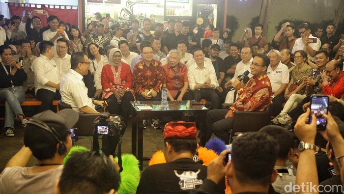Ditemani Tom Lembong, Anies Temui Komunitas Tionghoa di Glodok Chinatown