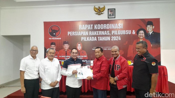 Foto Jokowi Tak Ada di Ruang Rakor