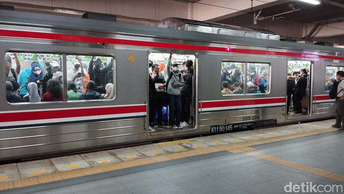 Subsidi KRL Jadi Berbasis NIK Mulai 2025, Kemenhub: Agar Tepat Sasaran