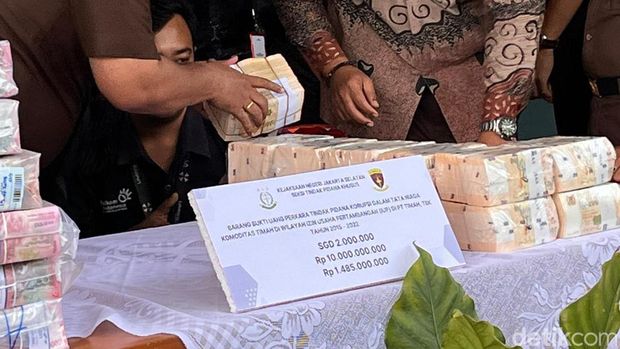 Penampakan Tumpukan Duit Rp 35 M Barang Bukti dari Harvey Moeis - Helena Lim