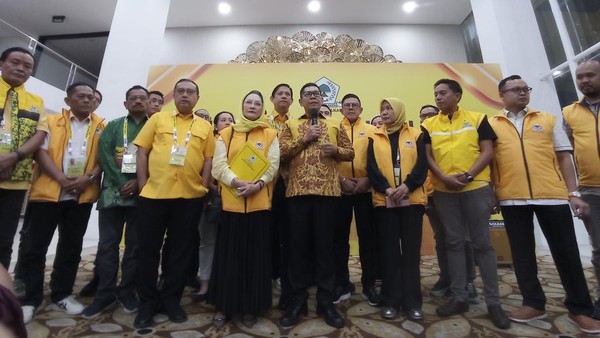 lolos-verifikasi-bahlil-jadi-calon-tunggal-ketum-golkar