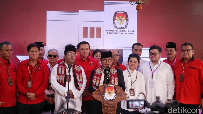Foto: Ada Ahok di Tengah Pendaftaran Pramono-Rano di Pilgub Jakarta