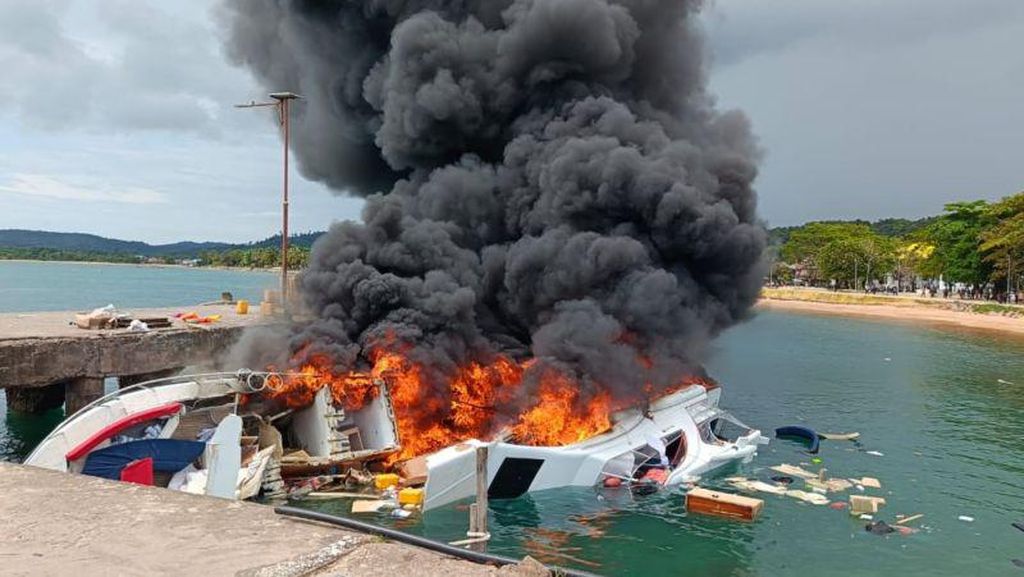 Cagub Maluku Utara Benny Laos Tewas Usai Speedboat yang Ditumpangi Meledak