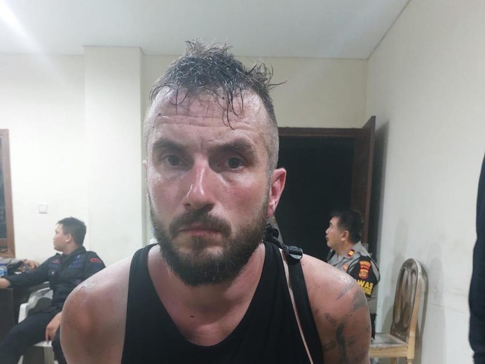 Bule Polandia Ngamuk di Bali, Banting Anggota Brimob dan Pukul Sekuriti