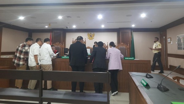 Sidang Gugatan Rp 5.246 T HRS dkk ke Jokowi Lanjut Mediasi