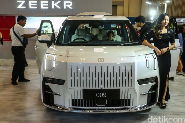 Beda dengan di Indonesia, Harga Zeekr 009 di Malaysia Lebih Murah dari Alphard!