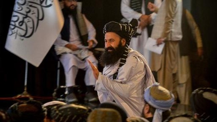 Menteri Afghanistan Tewas Dibom ISIS, Ribuan Orang Hadiri Pemakamannya