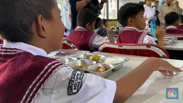 Program Makan Bergizi Gratis di Kendari Pakai Uang Prabowo, Kok Bisa?